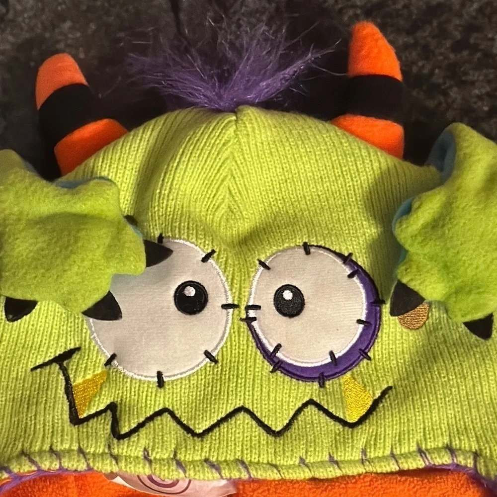 FLIPEEZ Monster Knit Hat - Green and Orange